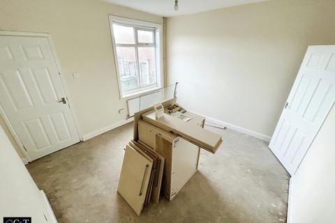 3 bedroom semi-detached house to rent, Halesowen Road, Netherton, Dudley