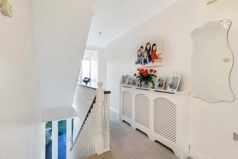 5 bedroom detached house for sale, Maine Close, Bideford, Devon, EX39