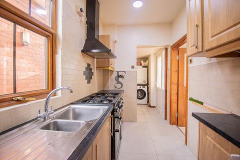 3 bedroom semi-detached house for sale, Saltersford Road, Leicester