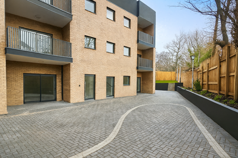 1 bedroom apartment to rent, Maybank Road, London