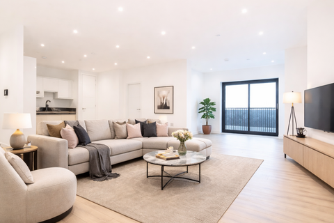 2 bedroom apartment to rent, Maybank Road, London