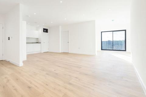 3 bedroom apartment to rent, Maybank Road, London