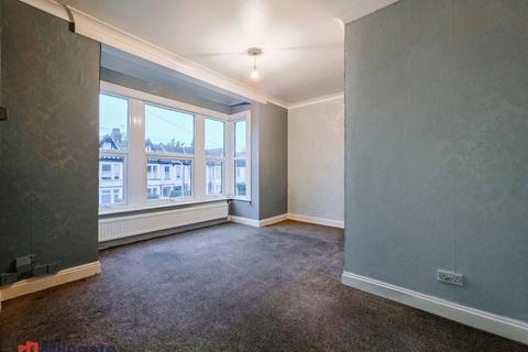 1 bedroom flat to rent, Finchley Road, Westcliff-On-Sea SS0
