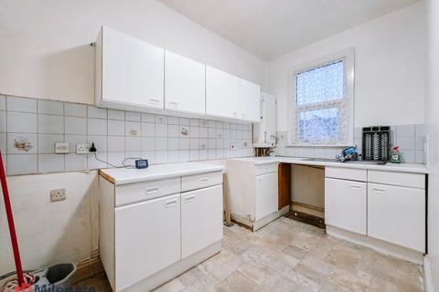 1 bedroom flat to rent, Finchley Road, Westcliff-On-Sea SS0