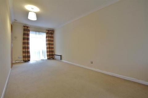 3 bedroom terraced house to rent, Spencer Road, Isleworth, TW7