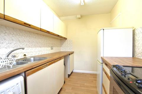 3 bedroom terraced house to rent, Spencer Road, Isleworth, TW7