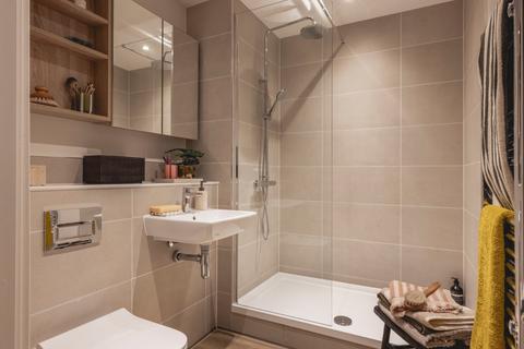 3 bedroom flat to rent, Renshaw's Yard, Staines TW18