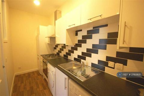 2 bedroom flat to rent, Second Avenue, Clydebank, G81
