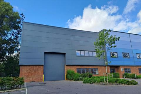 Warehouse to rent, Forge Wood Copthorne RH10 2AS