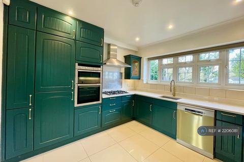 4 bedroom detached house to rent, Hawthorne Road, Bromley, BR1
