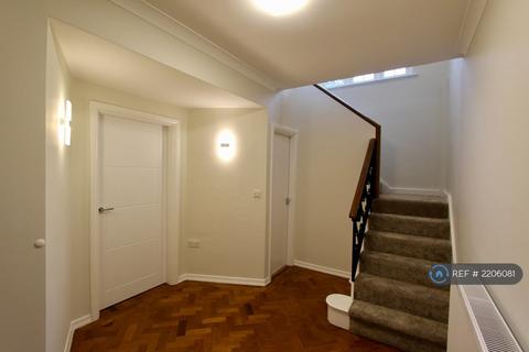 4 bedroom detached house to rent, Hawthorne Road, Bromley, BR1
