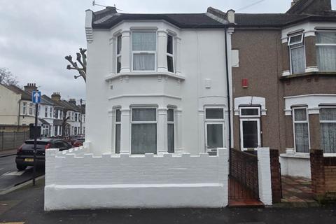 3 bedroom end of terrace house for sale, Shrewsbury Road, Forest Gate, E7 8AL