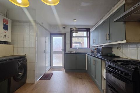 3 bedroom end of terrace house for sale, Shrewsbury Road, Forest Gate, E7 8AL