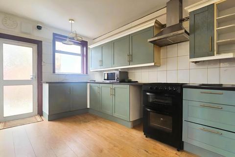 3 bedroom end of terrace house for sale, Shrewsbury Road, Forest Gate, E7 8AL