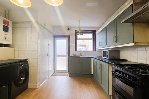 3 bedroom end of terrace house for sale, Shrewsbury Road, Forest Gate, E7 8AL