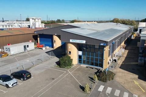 Warehouse to rent, Coldharbour Ln Rainham RM13 9YB