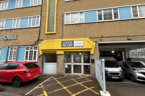 Industrial unit to rent, Sutherland Rd London E17 6BU