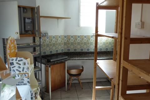 Restaurant to rent, 261 High Rd Loughton IG10 1AH