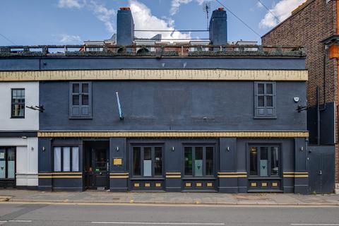 Restaurant to rent, 2 Church St Esher KT10 8QS