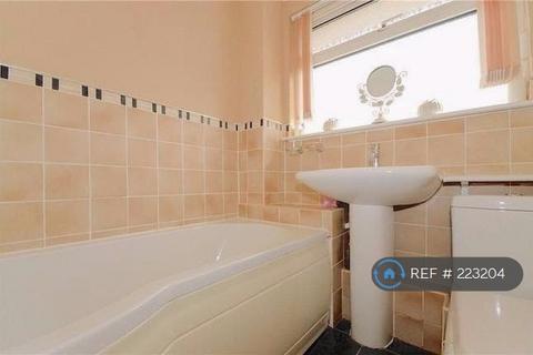3 bedroom terraced house to rent, Havengore Avenue, Gravesend, DA12