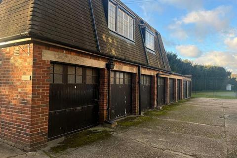 Mixed use to rent, Green Tiles Ln Uxbridge UB9 5