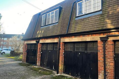Mixed use to rent, Green Tiles Ln Uxbridge UB9 5