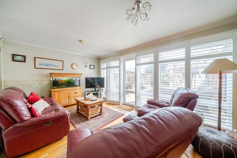3 bedroom terraced house for sale, Hetherington Road, Shepperton, TW17