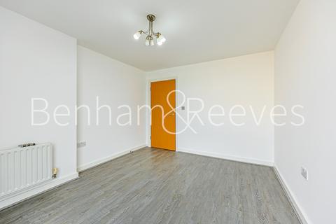 2 bedroom apartment to rent, Headstone Road, Harrow HA1