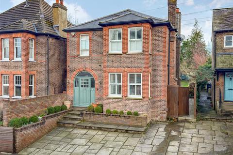 3 bedroom detached house for sale, Cravells Road, Harpenden, Hertfordshire, AL5