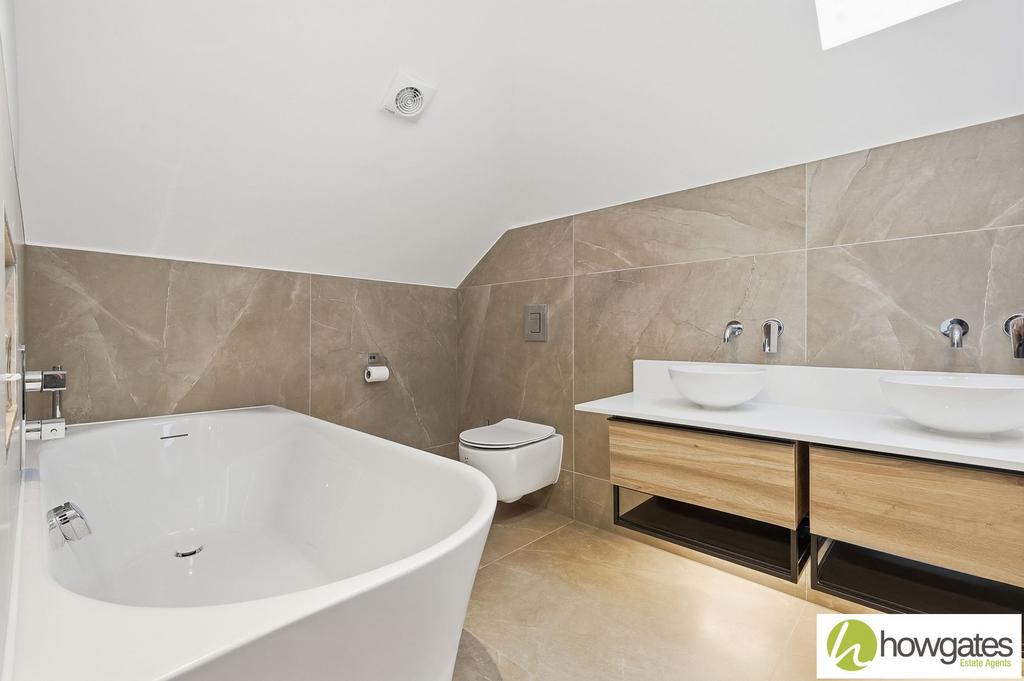 En-Suite Bathroom