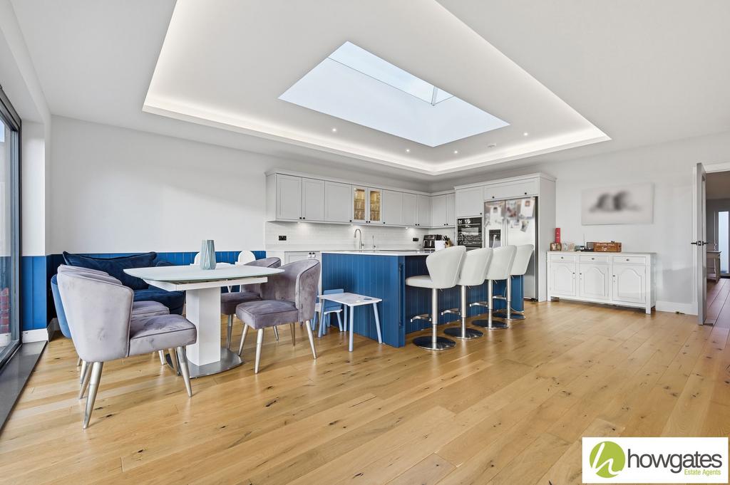 Kitchen/Living Area