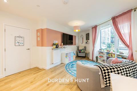 2 bedroom apartment for sale, Academy way, Loughton, IG10