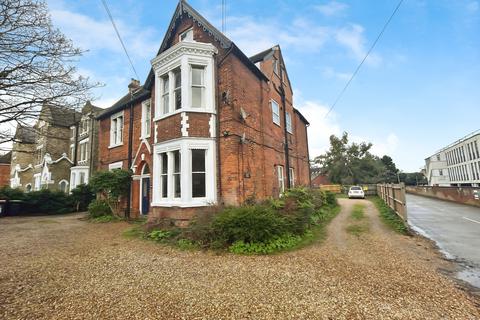 2 bedroom flat for sale, Dynevor Road, Bedford, MK40