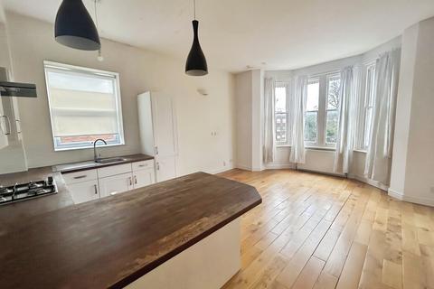 2 bedroom flat for sale, Dynevor Road, Bedford, MK40