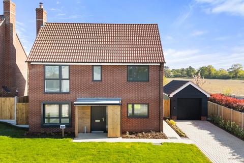 3 bedroom detached house for sale, Robinson Close, Great Bromley, Colchester, CO7