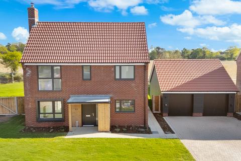 3 bedroom detached house for sale, Robinson Close, Great Bromley, Colchester, CO7