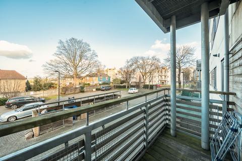 2 bedroom apartment for sale, Charlton Road, London