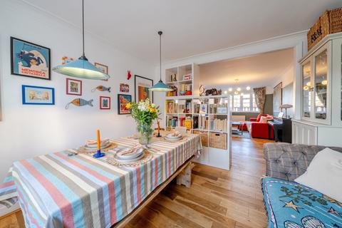 2 bedroom flat for sale, The High, Streatham, London, SW16