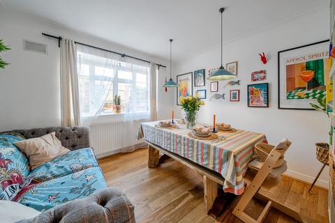 2 bedroom flat for sale, The High, Streatham, London, SW16