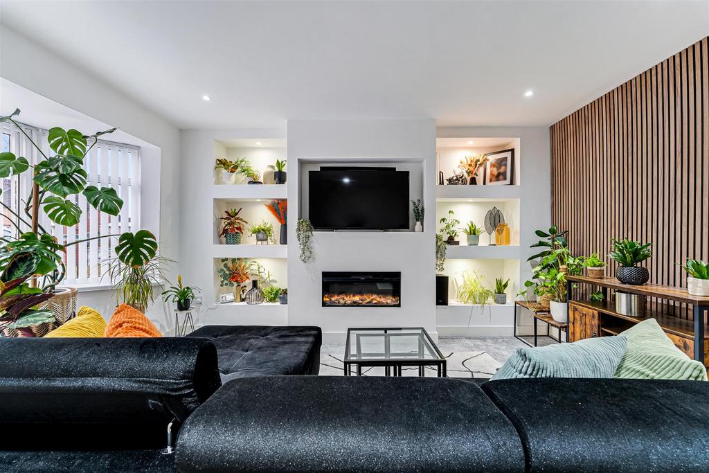 67 Mollington Ave lounge.jpg