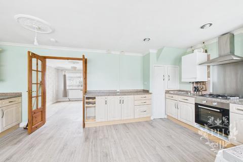 3 bedroom end of terrace house for sale, Kirkstall Avenue, Middlesbrough