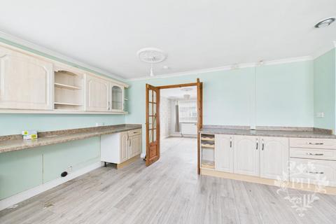 3 bedroom end of terrace house for sale, Kirkstall Avenue, Middlesbrough