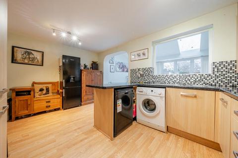 undefined, Carterton,  Oxfordshire,  OX18