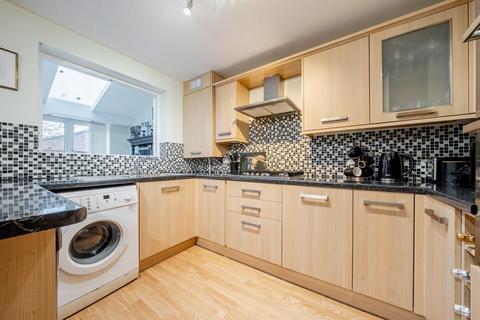undefined, Carterton,  Oxfordshire,  OX18