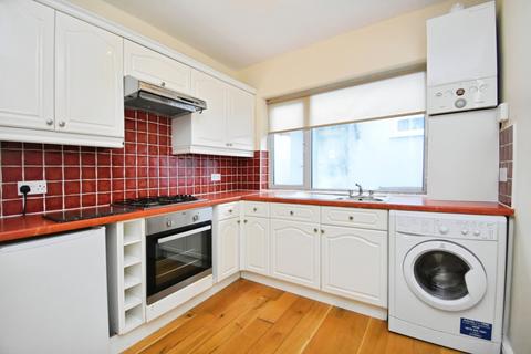 1 bedroom flat to rent, Blackfen Road Wellington Parade DA15
