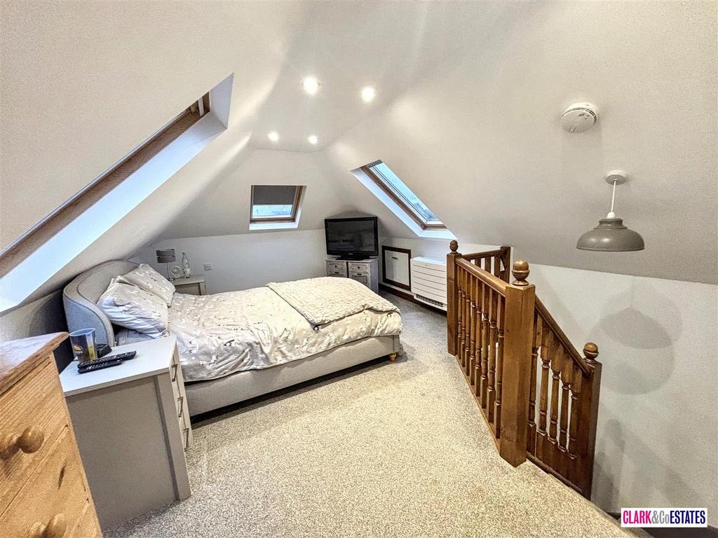 Bedroom .jpg