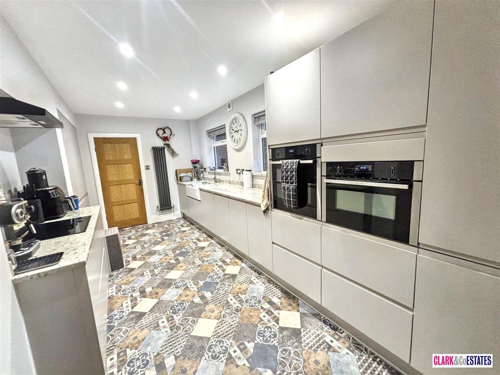 Kitchen .jpg