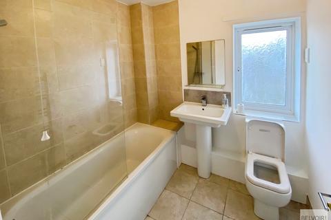 3 bedroom flat for sale, Bramwell Court, Sheffield, S3