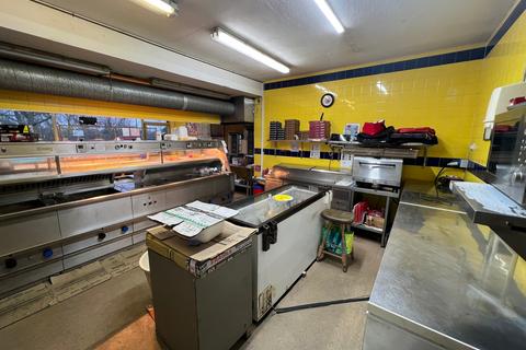 Retail property (high street) to rent, 132 Lower Cippenham Ln Slough SL1 5EA