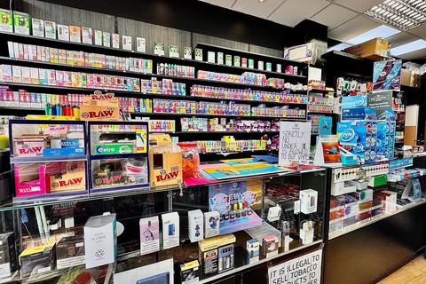 Retail property (high street) to rent, Dedworth Rd Windsor SL4 4